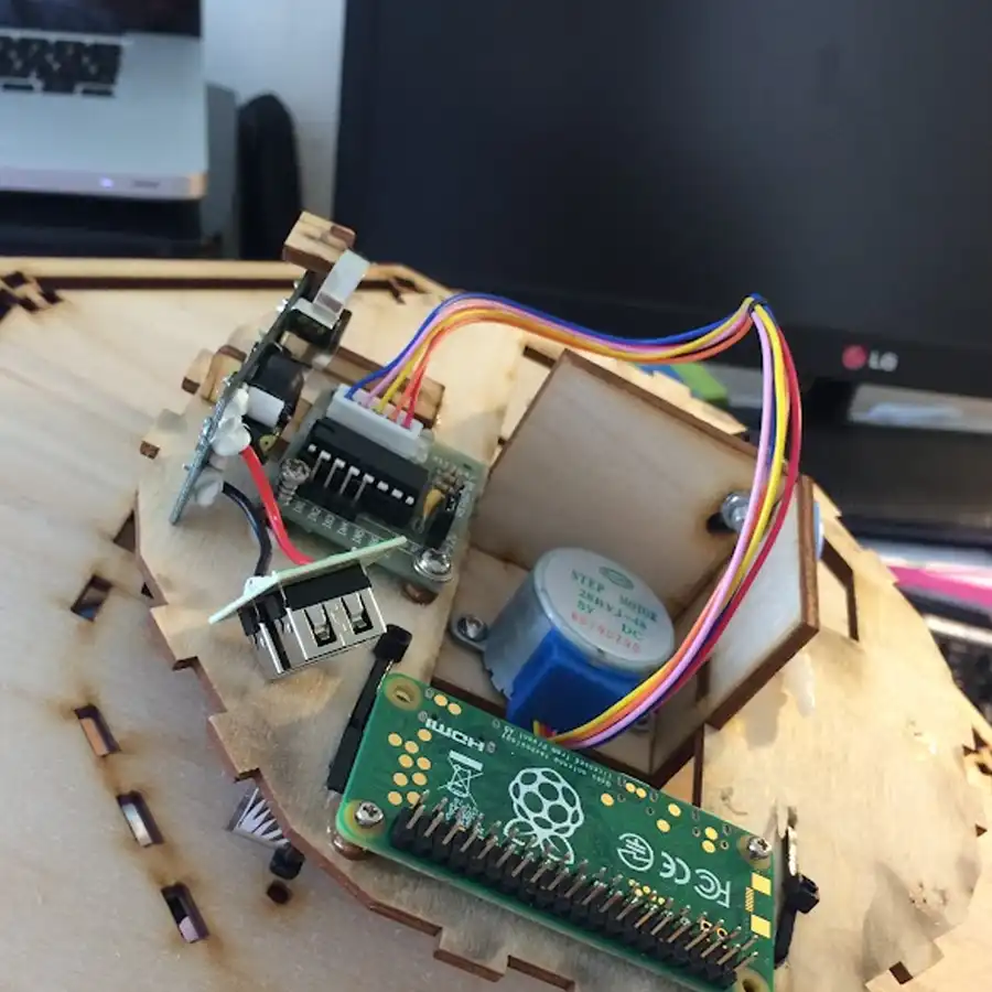 Proyecto de robótica artesanal en la sierra: innovación y tecnología rural.