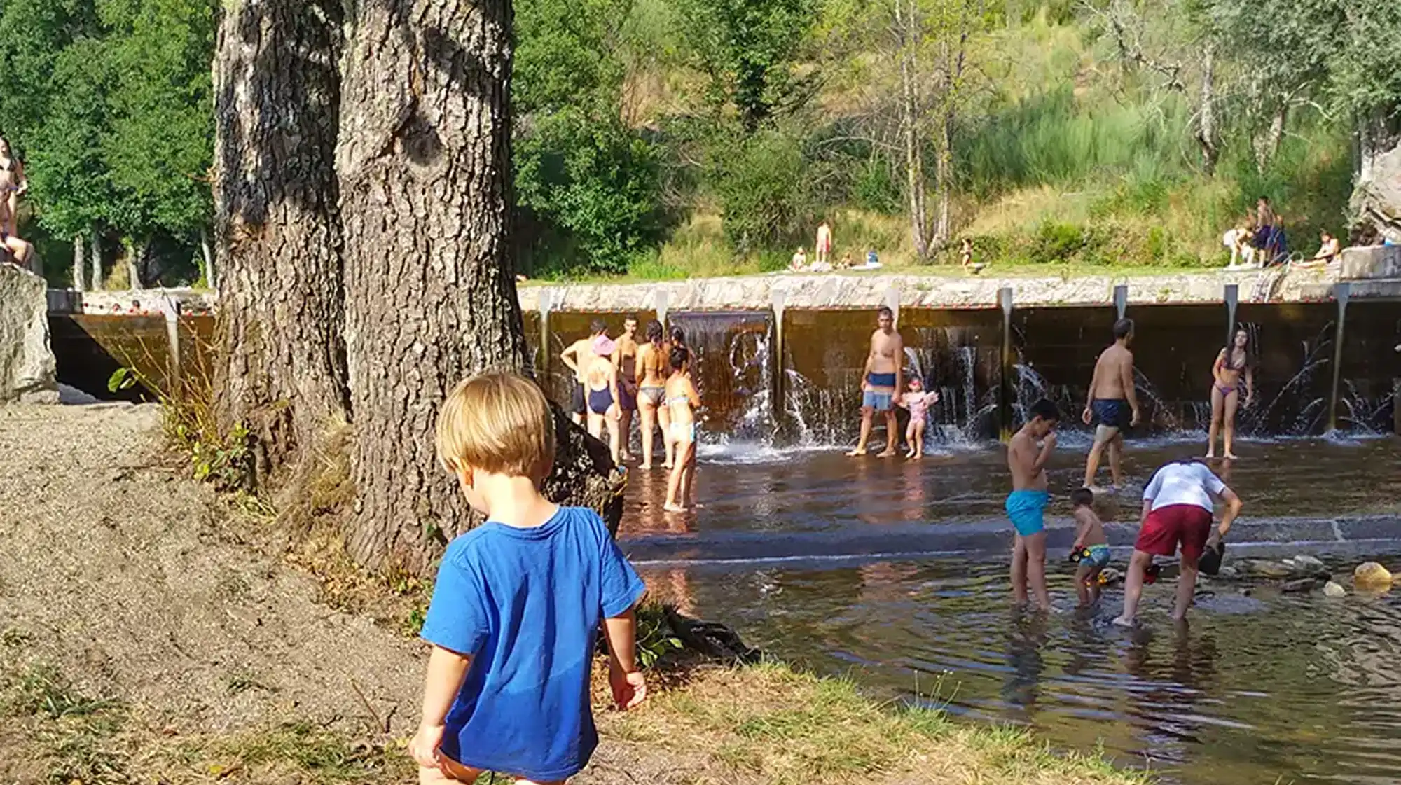 Tranquil river beach at Quinta da Taberna in Serra da Estrela.