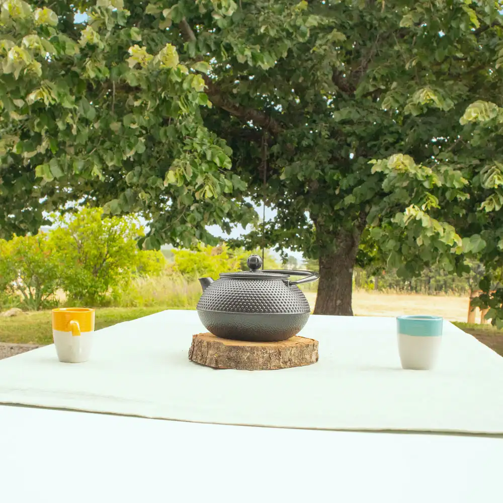 Rustieke ontbijtsetting in de Serra da Estrela: geniet van rust en natuur.