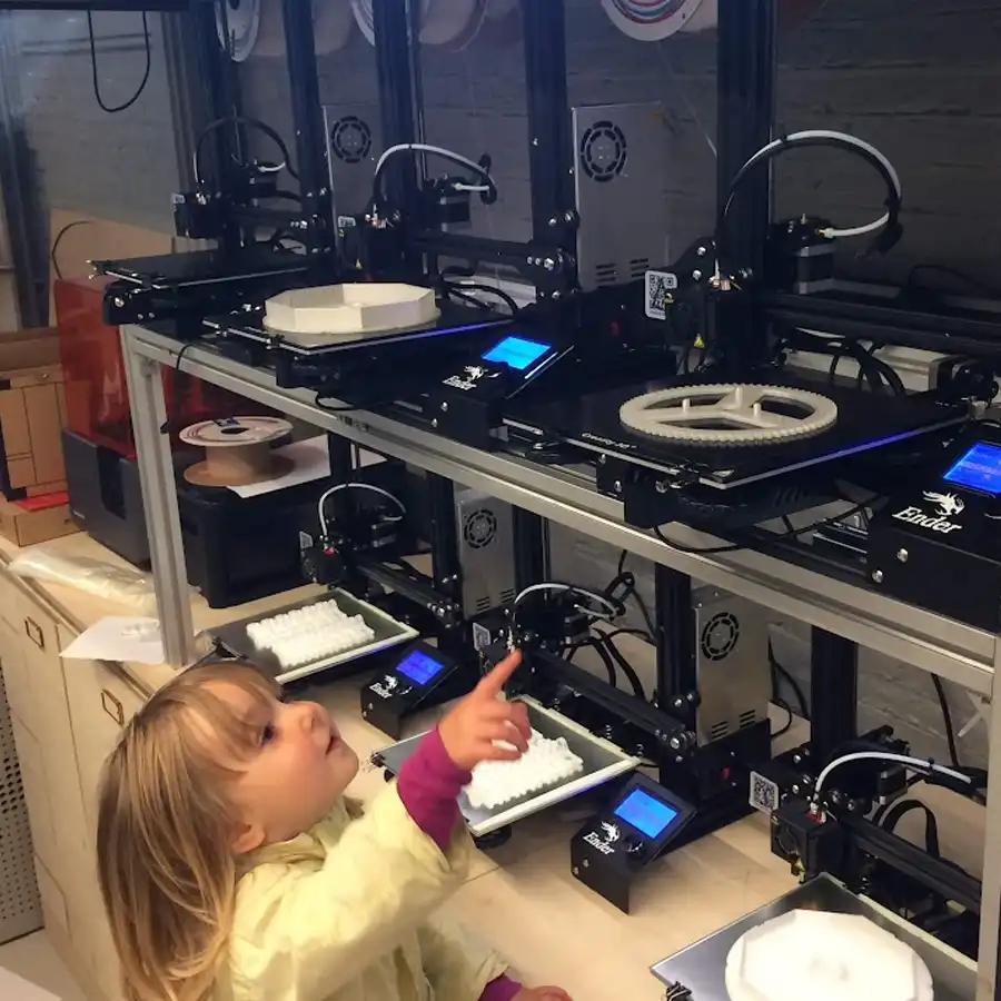 Kinderen zijn dol op nieuwe snufjes en projecten. Een kijkje in de toekomst van vakmanschap en innovatie bij Starbase18.