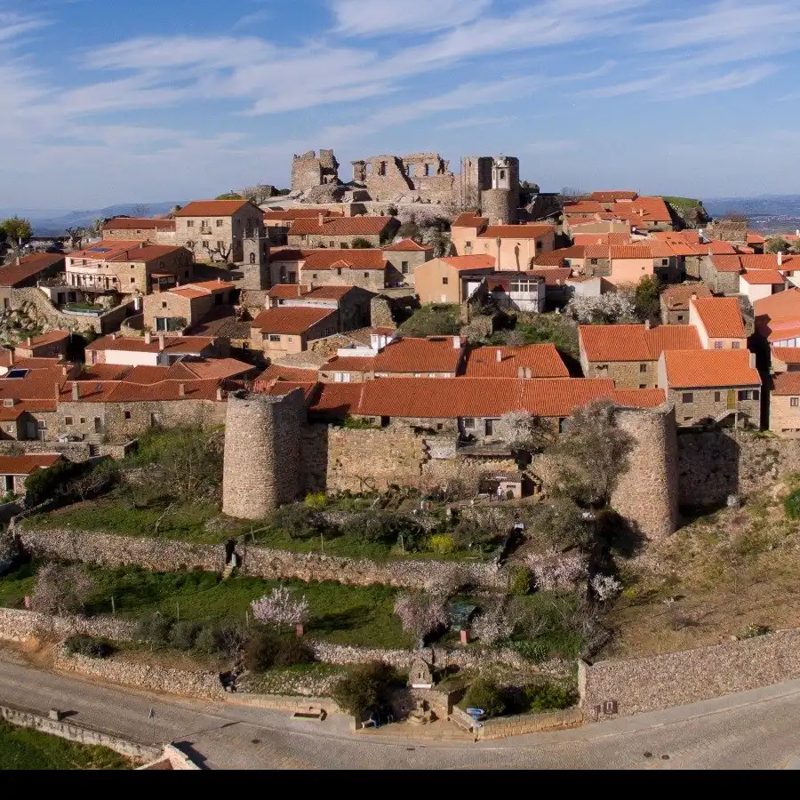 Um vilarejo encantador, com história, paisagens e a beleza de um conto de fadas.